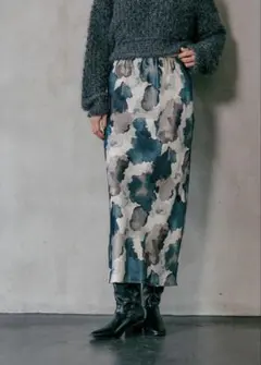 LEPSIM ストレッチサテン柄スカート　ブルー