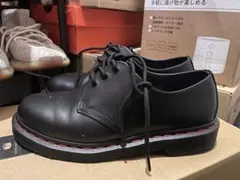 ブラックレースアップシューズ
