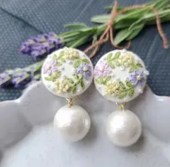 刺繍 ハンドメイド イヤリング 花かんむり
