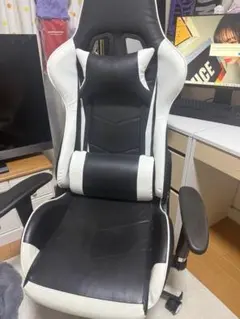 ゲーミングチェア　白黒