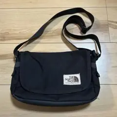 THE NORTH FACE ブラックショルダーバッグ