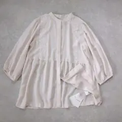 【タグ付未使用品】　比翼仕立ての刺しゅうブラウス　L　刺繍　セシール　ブラウス