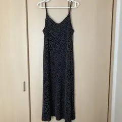 GU ドットキャミワンピース　Mサイズ　美品　 黒に白の水玉模様キャミワンピース