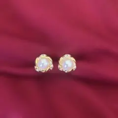 パール イヤリング｜スワロフスキークリスタル ゴールド 上品 小ぶり