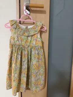 bebeべべSLAP花柄ワンピース　110のサムネイル