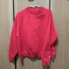 赤いハート刺繍ラグラン袖セーター