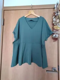 夏物SALE！【SHEIN】カーキ色　半袖トップス　L～LL　大きいサイズ