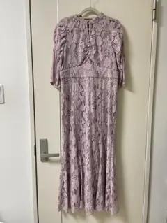 MISH MARCH 新品タグ付き　レース パフスリーブ ロングワンピースのサムネイル