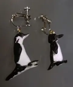 ペンギン型クリップ式イヤリング。 イタリアのアーティストが作った。
