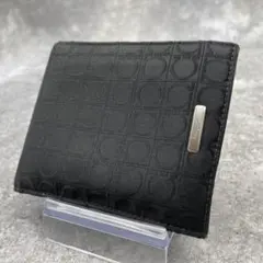 Salvatore Ferragamo フェラガモ 折り財布　黒　ブラック　総柄のサムネイル