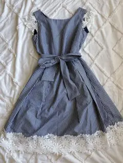 ボーダーお花刺繍ワンピース