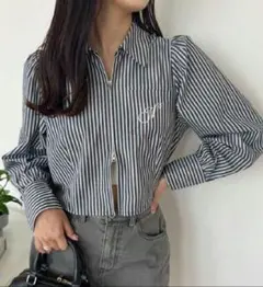 新品 ワンポイントロゴ刺繍ジップシャツ　sizeFREE　ネイビーブラックのサムネイル