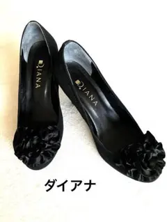 ダイアナ　スエード　黒　23.5センチ　花のサムネイル