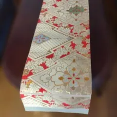 豪華な袋帯からリメイクしたテーブルランナー 162cm　お雛様、お正月 など