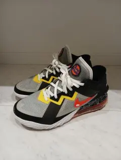 Nike ナイキ レブロン×スペース プレイヤーズ ロースニーカー