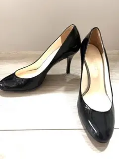 【美品】BARNEYS NEW YORK エナメルパンプス ブラック　日本製のサムネイル