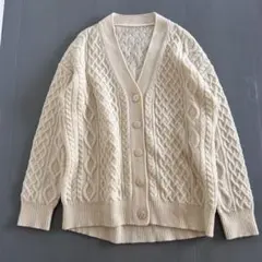 無印良品　ウール100% ケーブル編みニット　カーディガン　白系