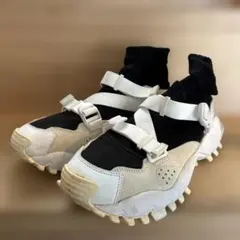 NIKE HYKEコラボ ブラックスニーカー