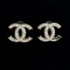 CCロゴピアス キルティングデザイン ホワイト ゴールド 訳あり