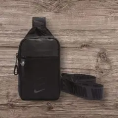 新品 NIKE ナイキ エッセンシャル BA5904-011 ボディバッグ