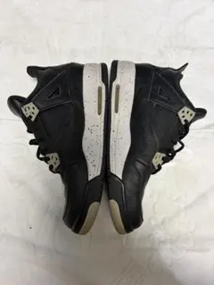 Nike Air Jordan 4 Retro スニーカーのサムネイル