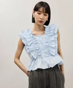 【最終値下げ】ADAM ET ROPE FEMME ペタルフリルブラウスのサムネイル