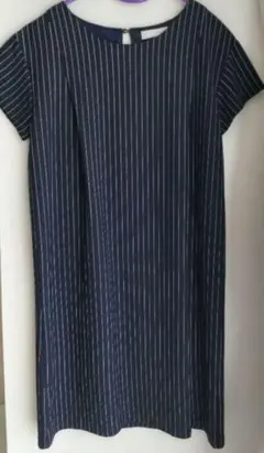【新品】エニィスィス　半袖膝丈ワンピースのサムネイル