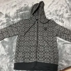 COACH ロゴ入りグレー パーカー