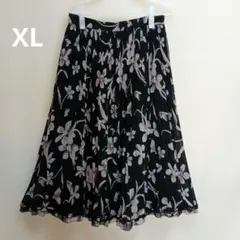プリーツスカート　黒にグレーの花柄　サイズXL相当(73～81)