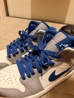 Nike Air Jordan 1 Mid True Blue