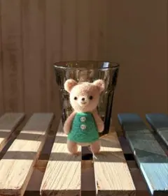 くまさん*羊毛フェルト*ハンドメイド*ブローチ*グリーン*