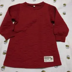 星柄デザイン生地の赤いトレーナー 110㎝