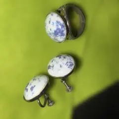 青と白のストーン イヤリングとリングセット
