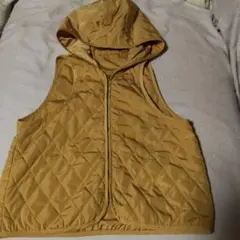レディース　フード付きベージュキルティングダウンベスト