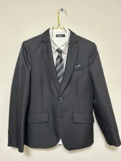 フォーマルスーツ黒　ストライプ　150センチ