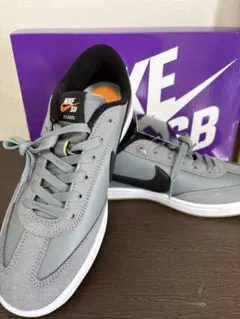 NIKE SB グレー スニーカー