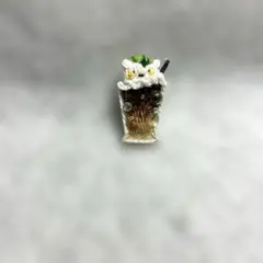 クマ刺繍ブローチ