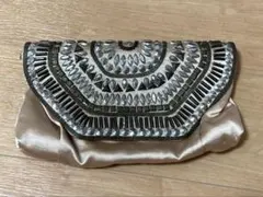 ビーズ装飾 ベージュ クラッチバッグ
