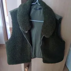 ボア襟付きダウンベスト オリーブグリーン