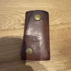 ILBISONTE 本革 キーケース ブラウン