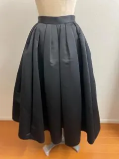 新品未使用・タグ付き】YOKO CHAN タックギャザーミディスカート 黒40