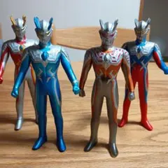 希少　ウルトラマンゼロ４体セットのサムネイル