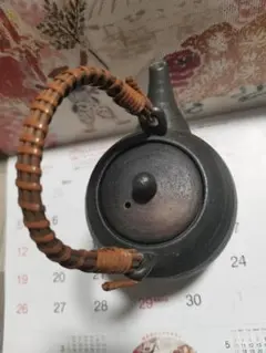 黒釉 急須 籐巻き持ち手 - メルカリ