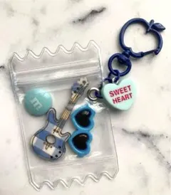 ブルー×ギター ガチャ詰めポーチ風 キャンディバッグキーホルダー
