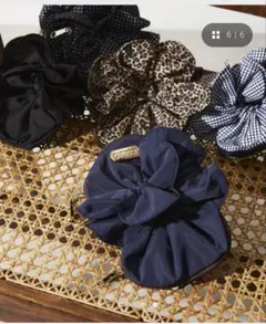 【新品タグ】限定品 OUTDOOR PRODUCTS　別注フラワーシュシュポーチのサムネイル