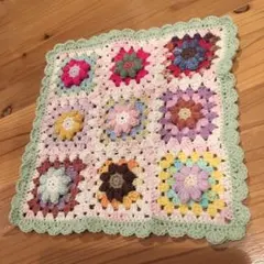 値下げ中‼️ グラニースクエア　ブランケット　マルチカバー　ぷっくりお花