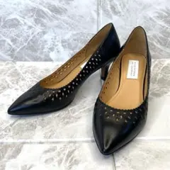 マッキントッシュフィロソフィー カットワークレザー パンプス