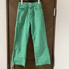 ZARA ジーンズ ストレートパンツ　グリーン