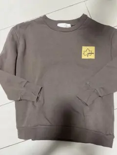 ブラウン ロゴ入り トレーナー