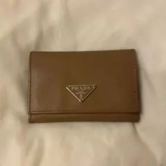 PRADA サフィアーノ トライアングルカードケース キャメル